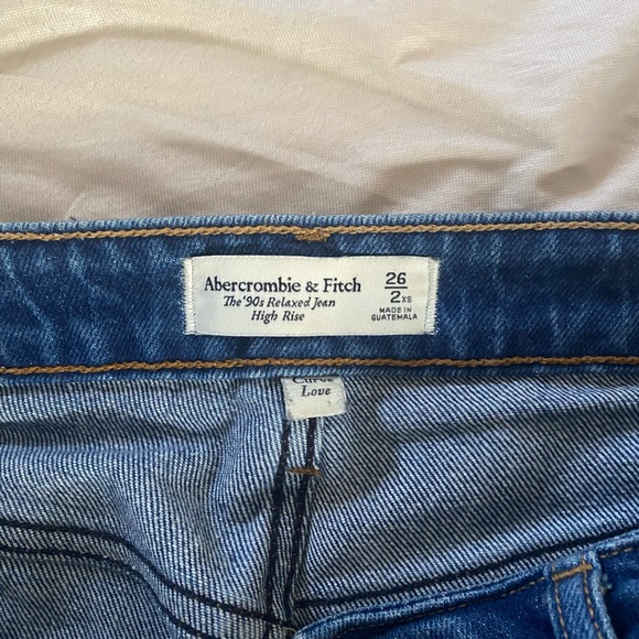 Curve Love High Rise 90s Relaxed Jean - Picture 5 of 9